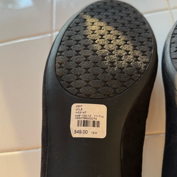 Catherines 12W Wide Black Suede with Cute Beaded Detailing Ballet Flats NWT - Picture 5 of 7